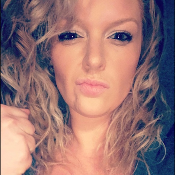 Skye Low - Picture 2 of 6